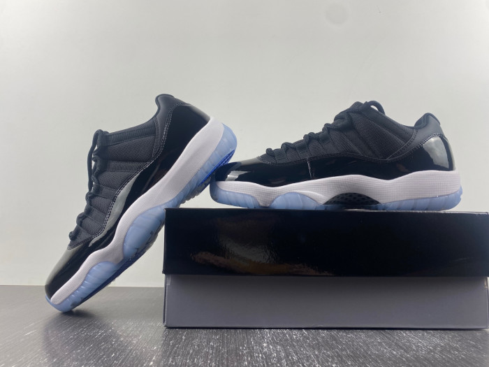 air jordan 11 low “space jam” fv5104-004