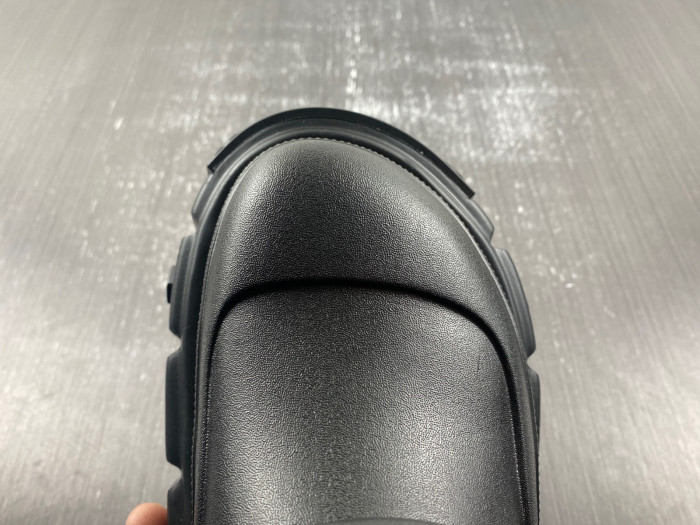 balenciag* sandal bs28