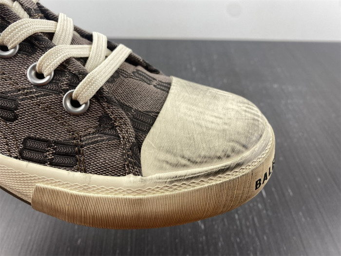 Ba*len*cia*ga sneaker