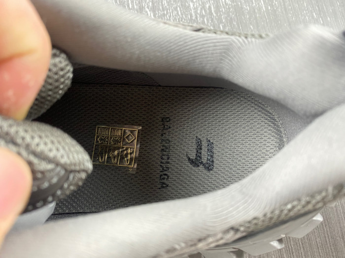 Ba*len*cia*ga defender sneaker