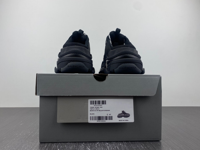 Ba*len*cia*ga triple s sneaker 80000102