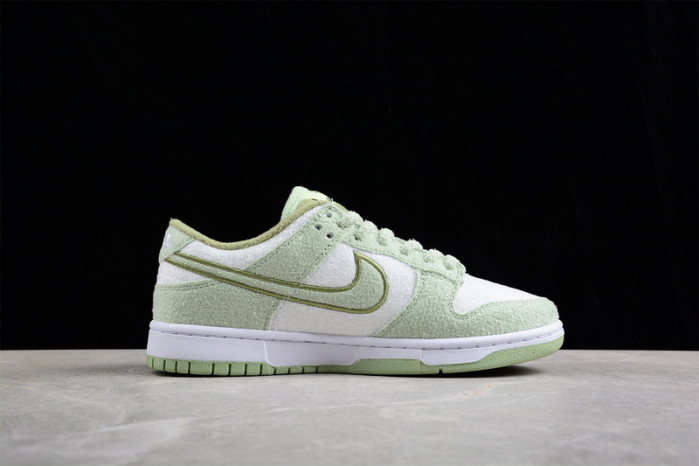 nike dunk low se fleece pack honeydew dq7579-300
