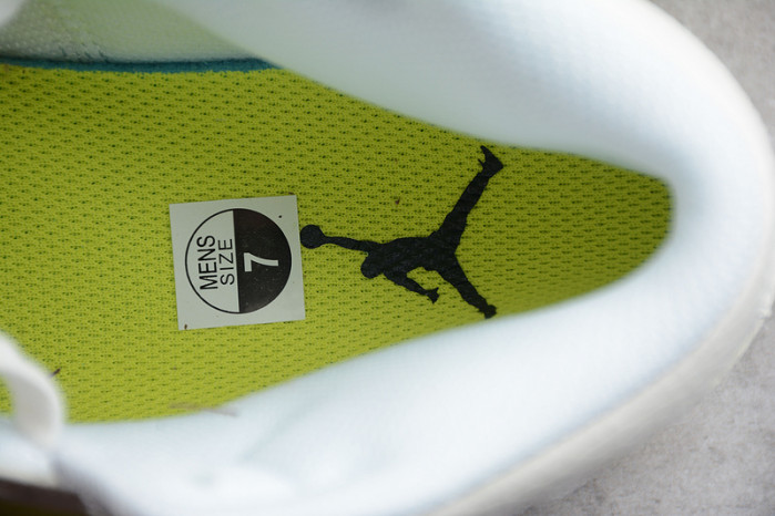 air jordan 1 mid se voltage yellow" db2822-107