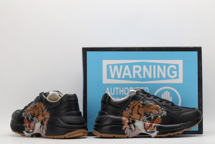 G*u*i* rhyton sneaker