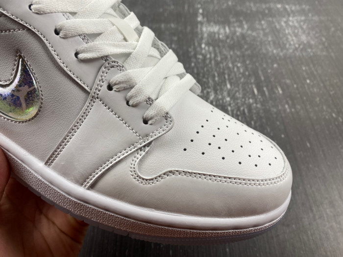 Air Jordan 1 Low GS “Glitter Swoosh” FQ9112-100