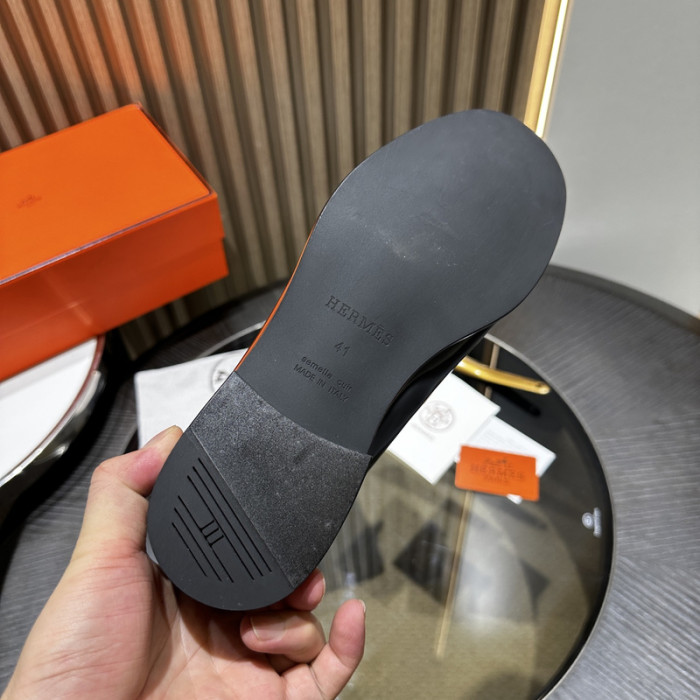 H**me5 loafers hm061