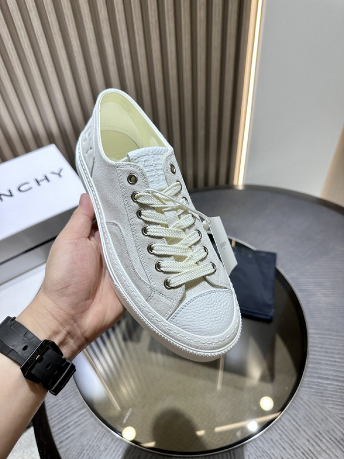 Givenchy Sneakers 660048
