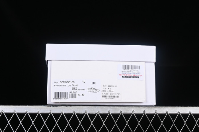 ma1s0n Marg*e1a calfskin black s58ws0106