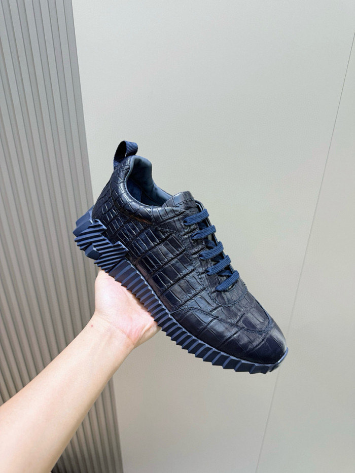 H**me5 snekaers hm102