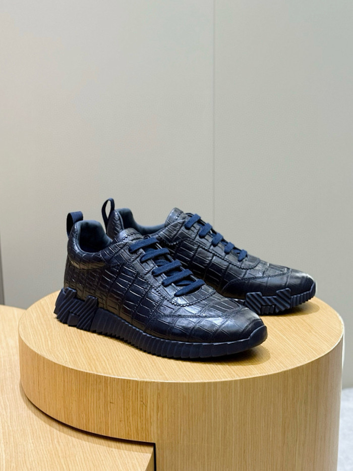 H**me5 snekaers hm102