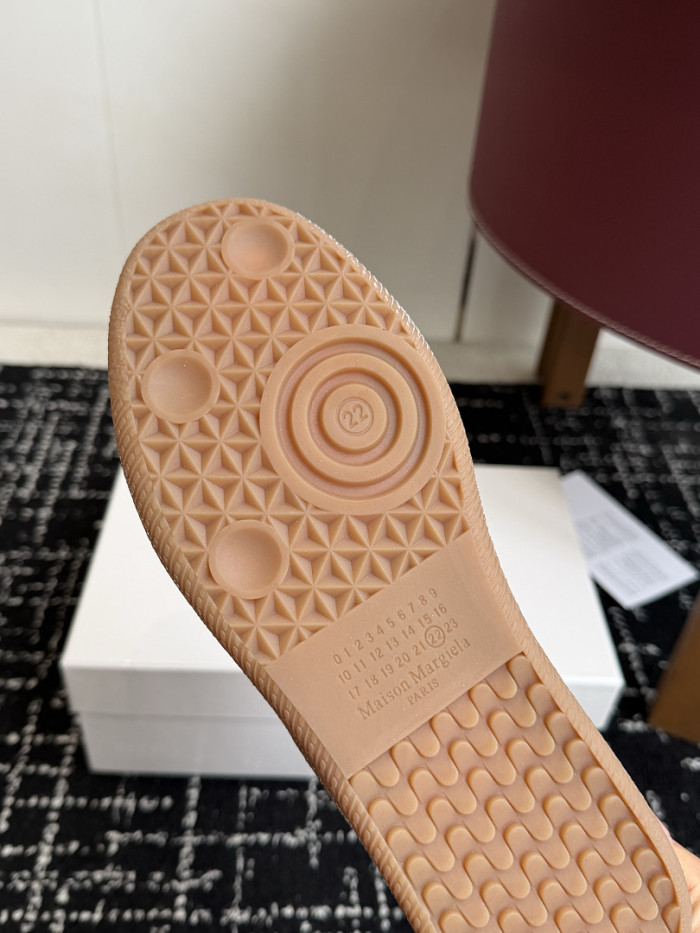 Ma1s0n Marg*e1a CALFSKIN S57WS0385