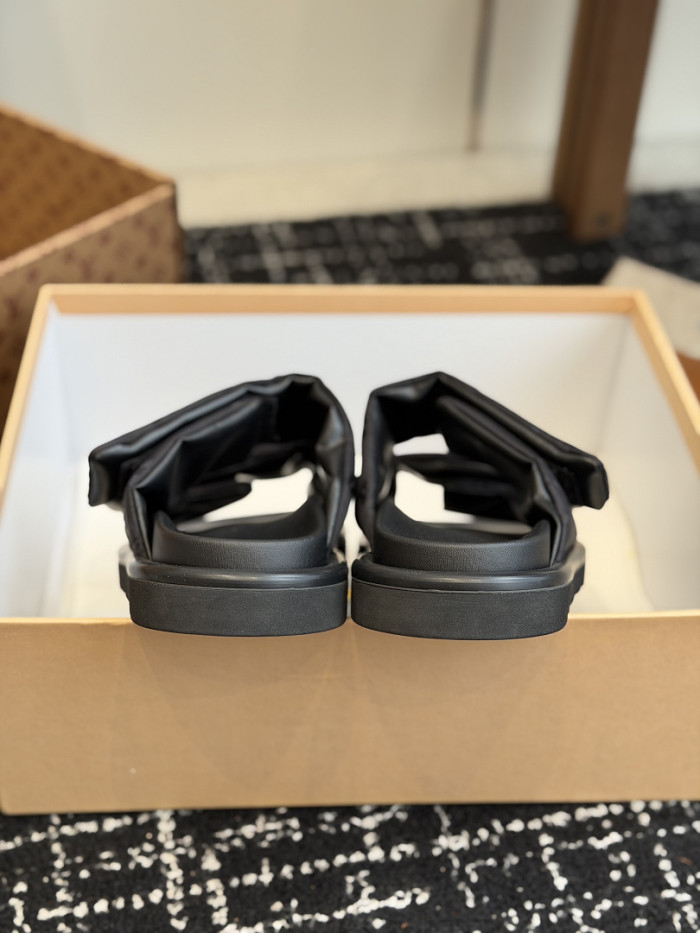 L&V sandal 249