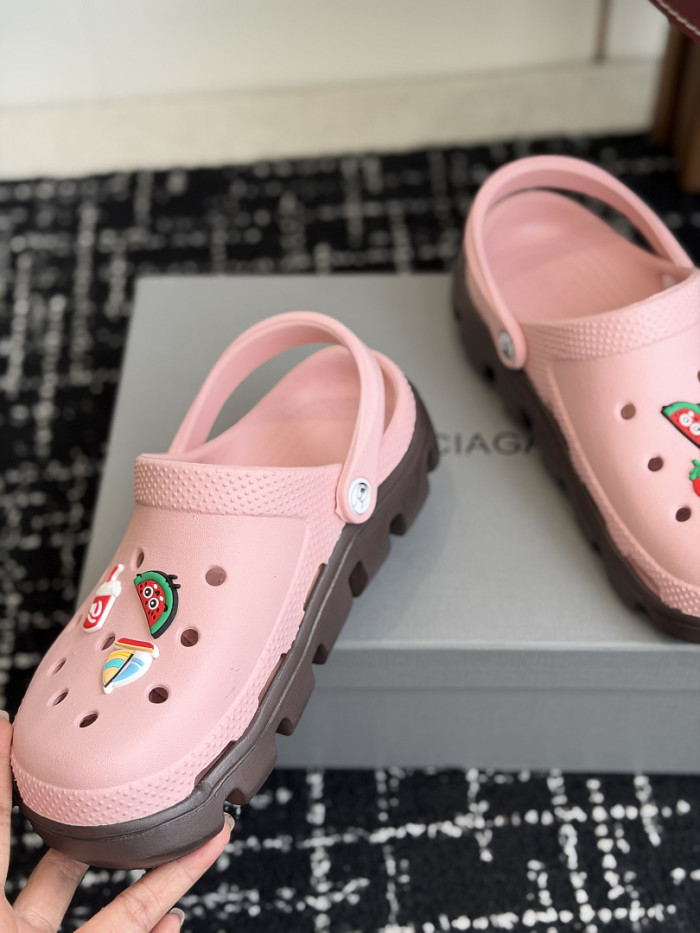 Balenciag* Sandal BS123