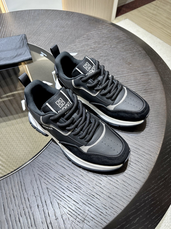 Givenchy Sneakers 660057
