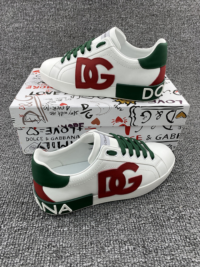 DG Sneaker 44