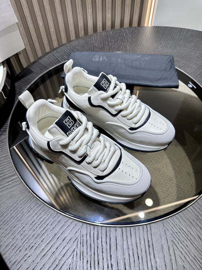 Givenchy Sneakers 660059