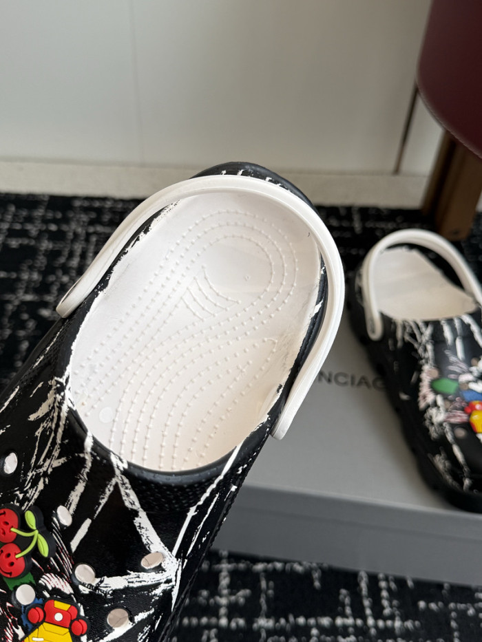 Balenciag* Sandal BS125