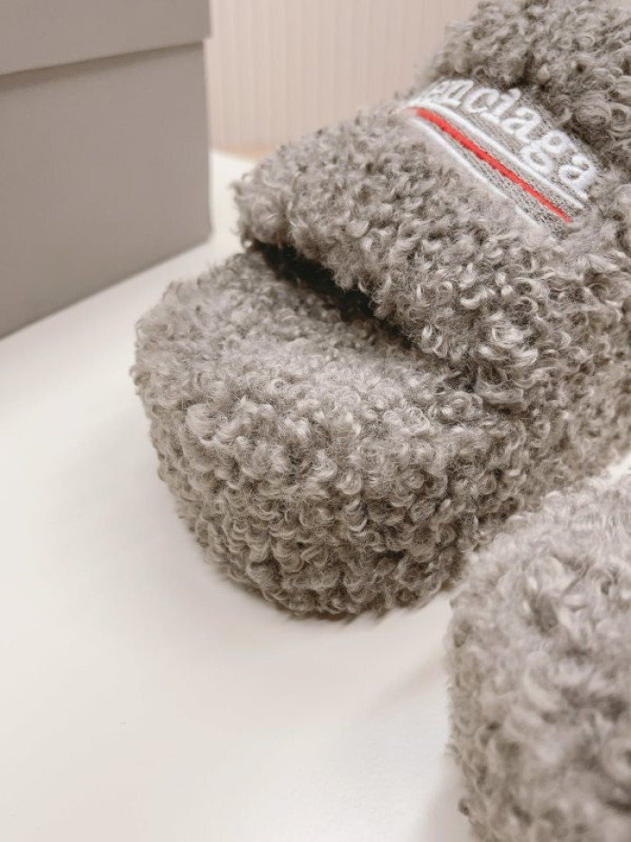 Balenciag* Sandal BS74