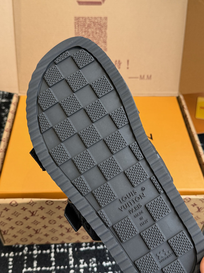 L&V sandal 282