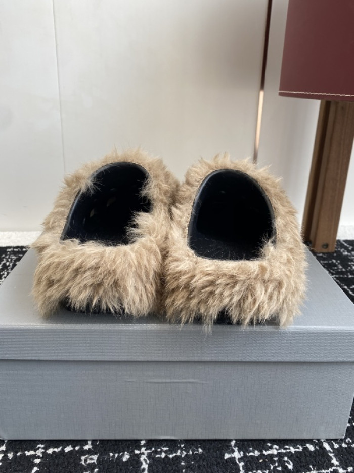 Balenciag* Sandal BS112