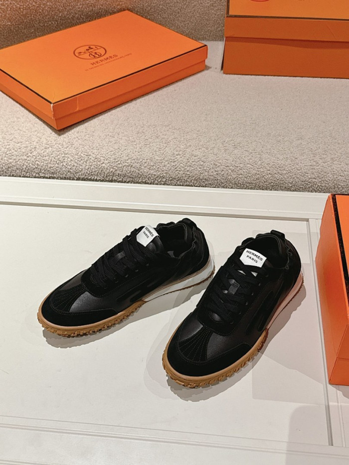 H**me5 snekaers hm096