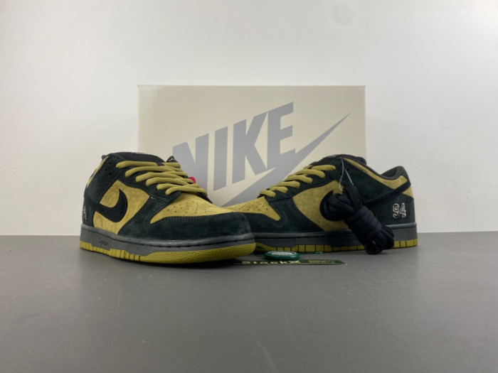 Nike SB Dunk Low 94 Camper Green HQ8487-300